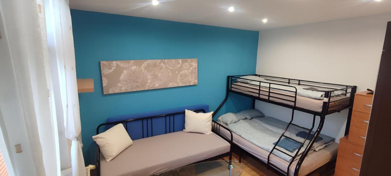 Blue Apartment In City Center, Best Location Bratislava Buitenkant foto