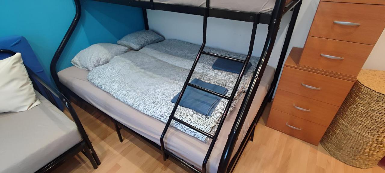 Blue Apartment In City Center, Best Location Bratislava Buitenkant foto