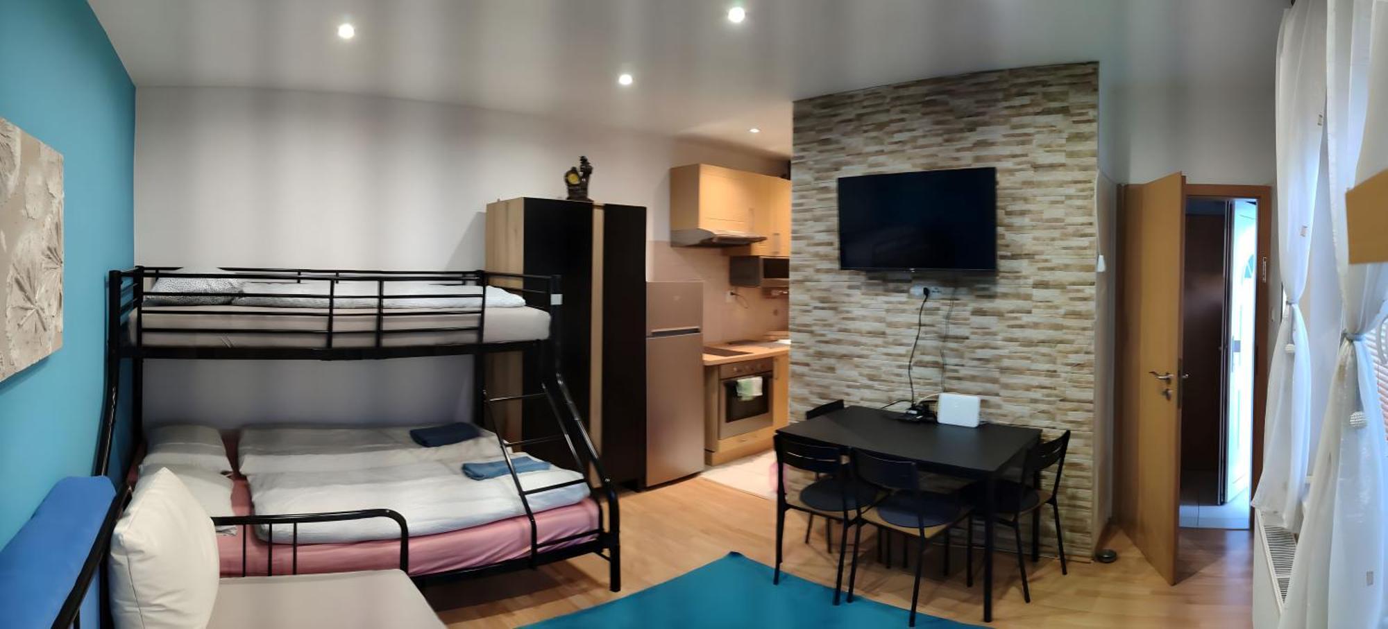 Blue Apartment In City Center, Best Location Bratislava Buitenkant foto