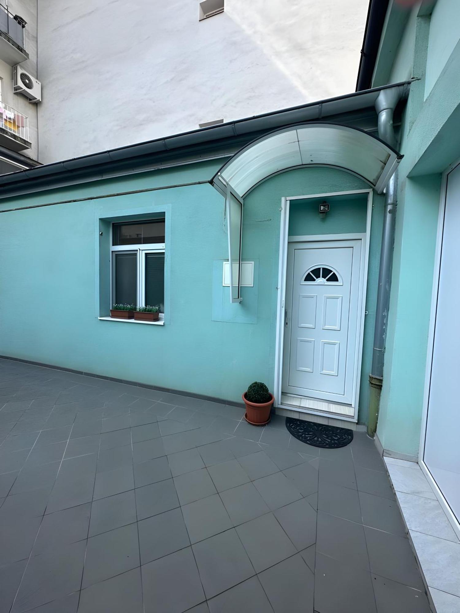 Blue Apartment In City Center, Best Location Bratislava Buitenkant foto